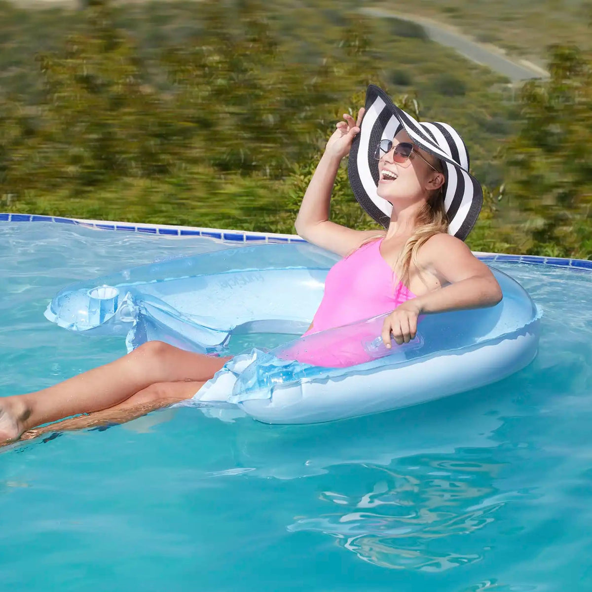 4ft Inflatable Lounge Pool Float with Backrest, Armrests & Cup Holder Q688