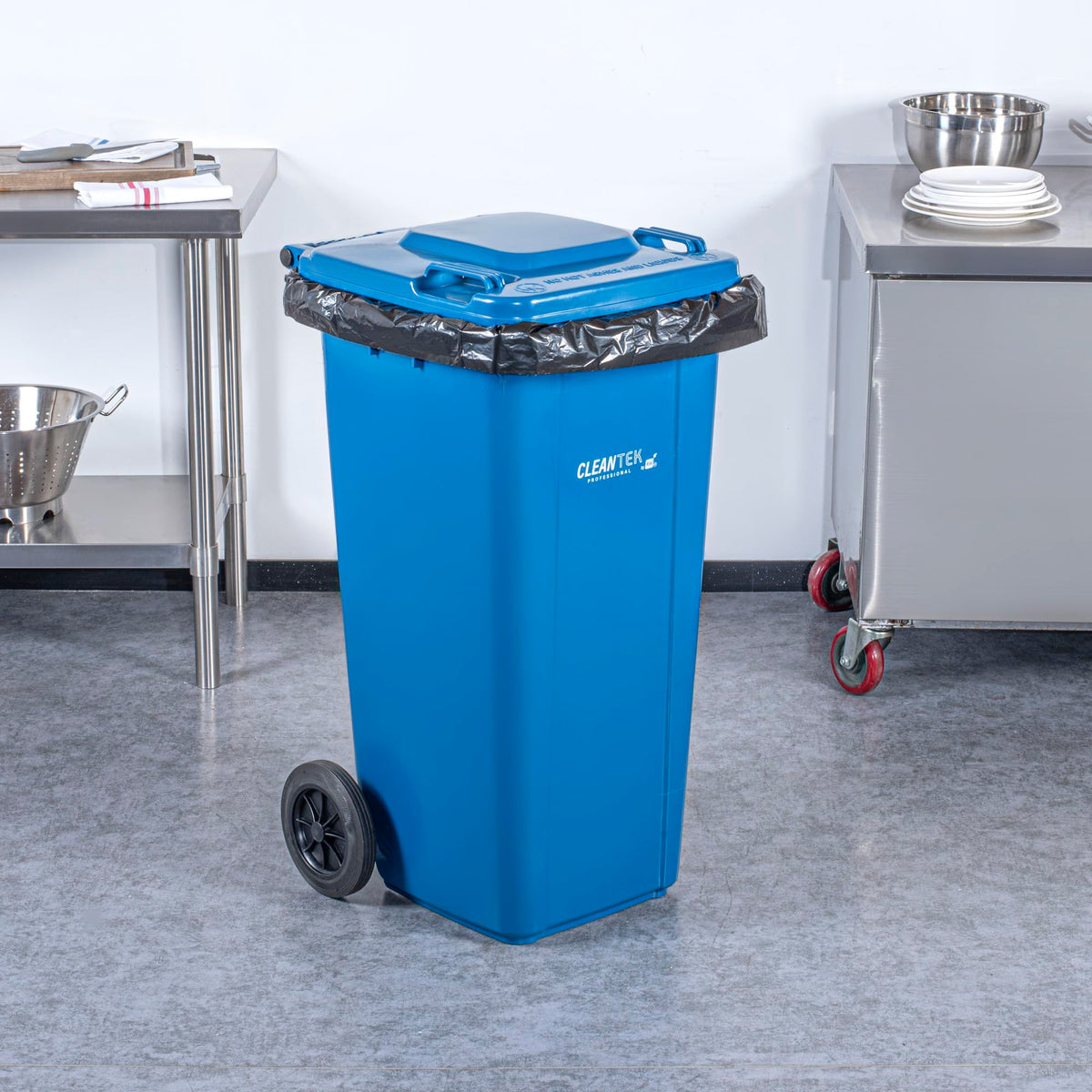 32 gal Blue Plastic Wheeled Trash Can H261372